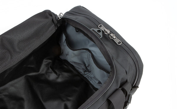 An close shot of the interior pockets in the main copmartment of the Road Buddy Duffel 60.
